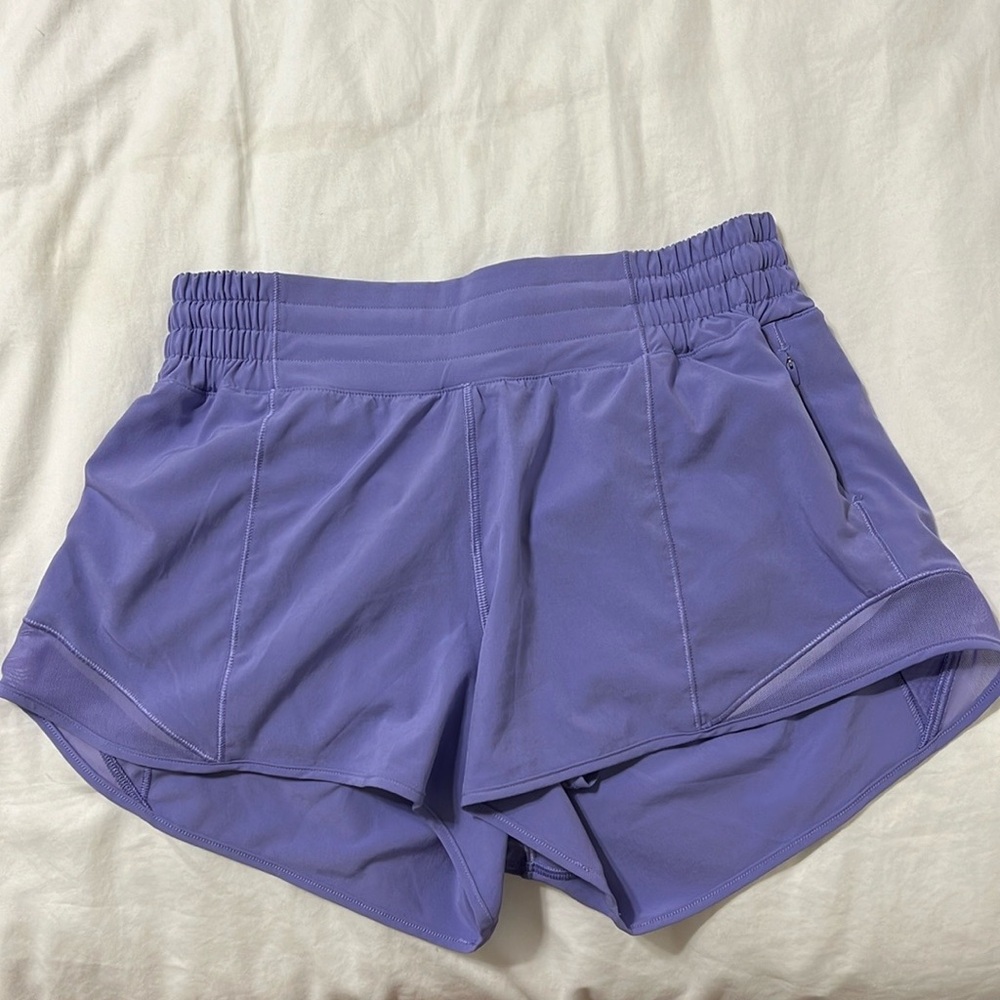 Lulu Lemon Hottie Hot shorts; high rise, 2.5 in inseam